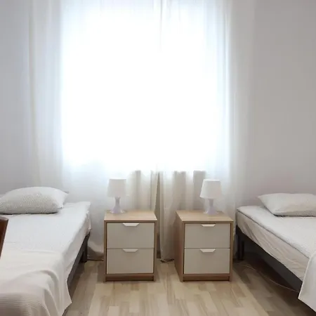 & Gym Hostel